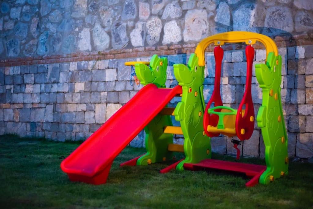 Havuzlu Korunakli Jakuzili Villa フェティエ エクステリア 写真